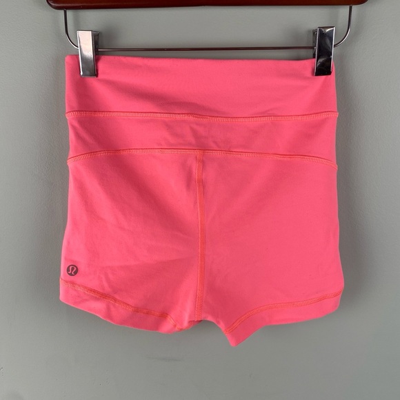 Lululemon Athletica Liberty Short in grapefruit/bleached coral color , XS or 2 - Picture 4 of 6